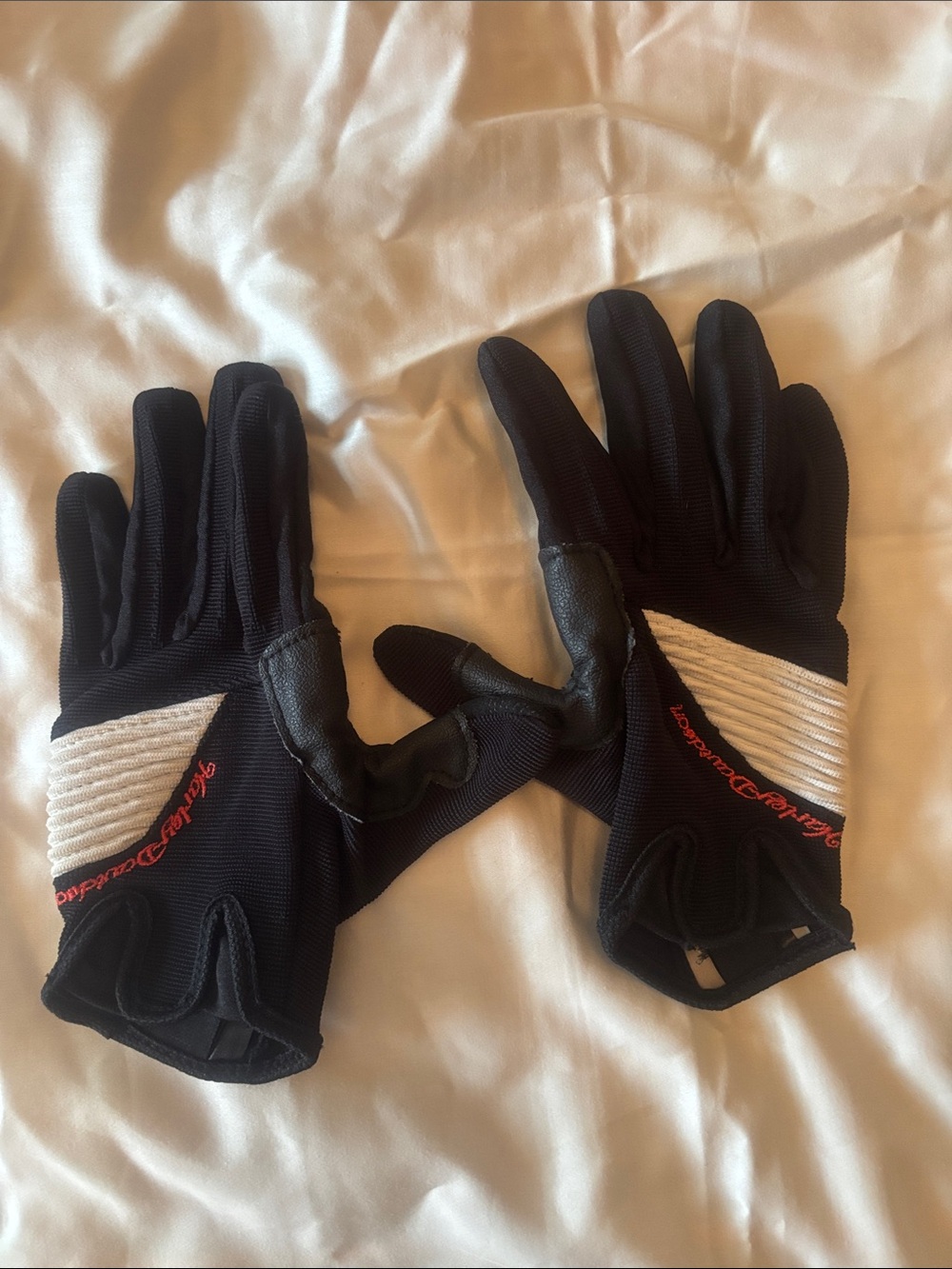 Women’s Medium Harley Davidson Performance Riding Gloves with White Accent